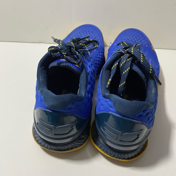 Under Armour Stephen Curry One Low Top Sneakers - Picture 5 of 6